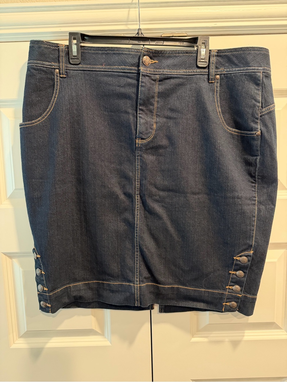 Lane Bryant Dark Blue Denim Button-Accent Women’s Skirt